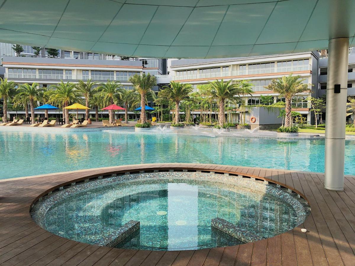 Gold Coast Pik Sea View Apartments By Longesuites Jakarta Exterior photo
